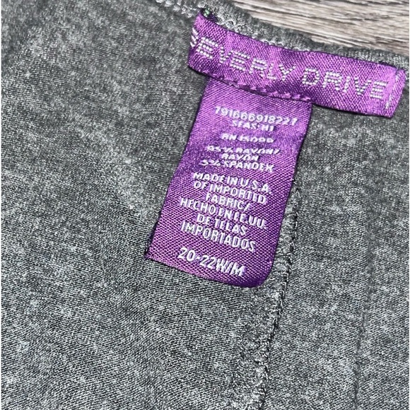 Women’s lightweight Summer Sequin Design gray plus size Top - Picture 4 of 5